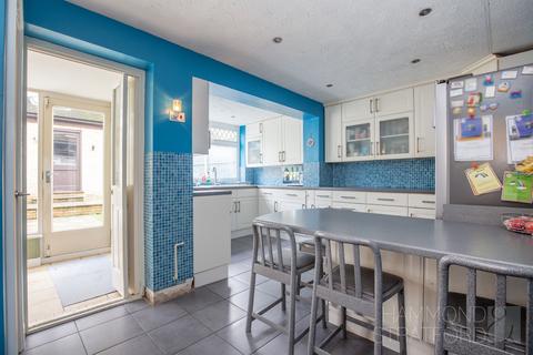 3 bedroom semi-detached house for sale, Leng Crescent, Eaton
