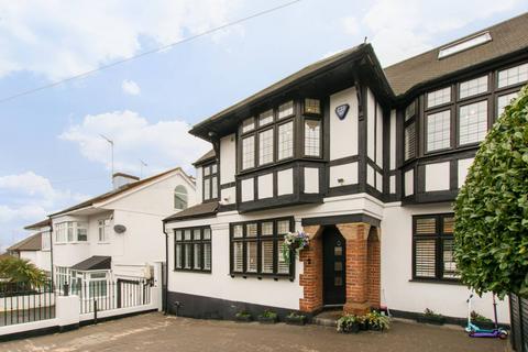 undefined, College Gardens E4, Chingford, London, E4