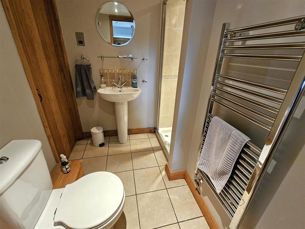 Shower Room.jpg
