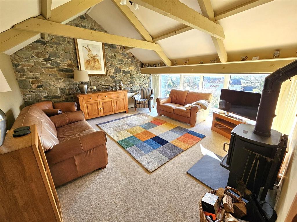 Living Room.jpg