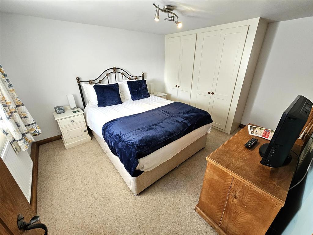 Bedroom 3.jpg