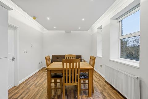 3 bedroom flat for sale, London W3