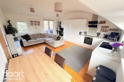 1 bedroom flat for sale, Courtlands, Maidenhead