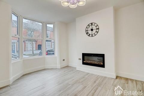 4 bedroom end of terrace house for sale, George Street, Rugby