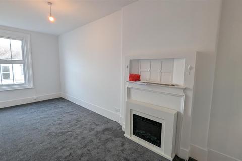 2 bedroom flat to rent, ALBERT ROAD, SOUTHSEA, PO5 2SN