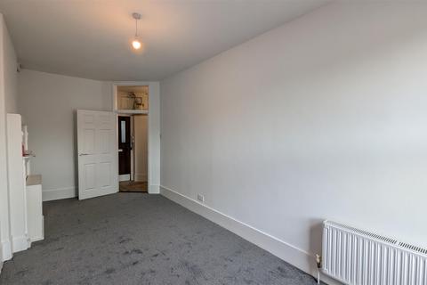 2 bedroom flat to rent, ALBERT ROAD, SOUTHSEA, PO5 2SN