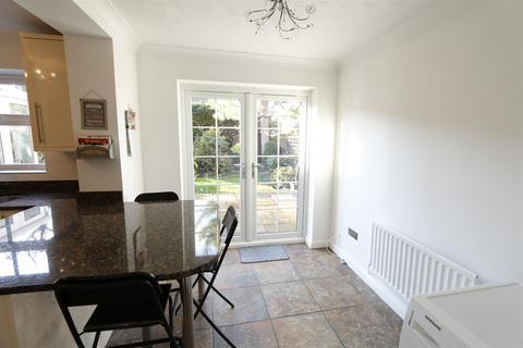 4 bedroom detached house for sale, Ivel Road, Shefford