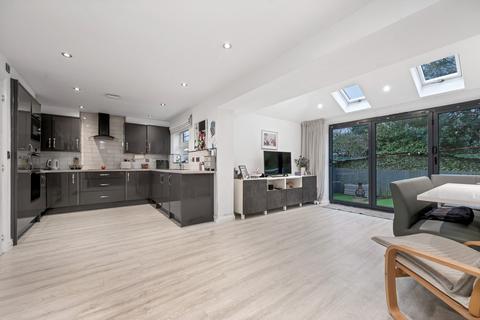4 bedroom detached house for sale, Hillside Gardens, Wittering