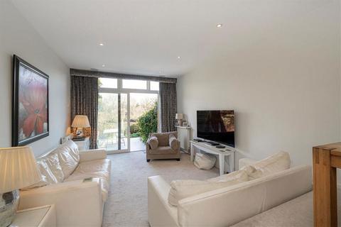 undefined, Mallard Place, Strawberry Hill TW1