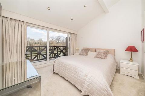 undefined, Mallard Place, Strawberry Hill TW1