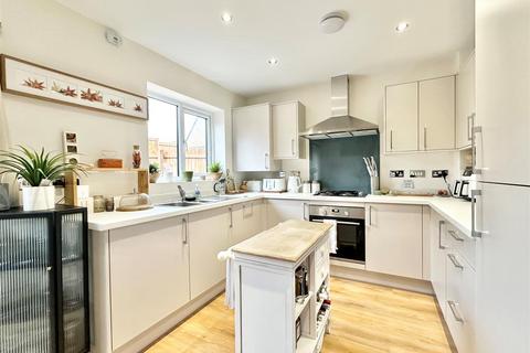 4 bedroom semi-detached house for sale, Barnes Street, New Mills SK22