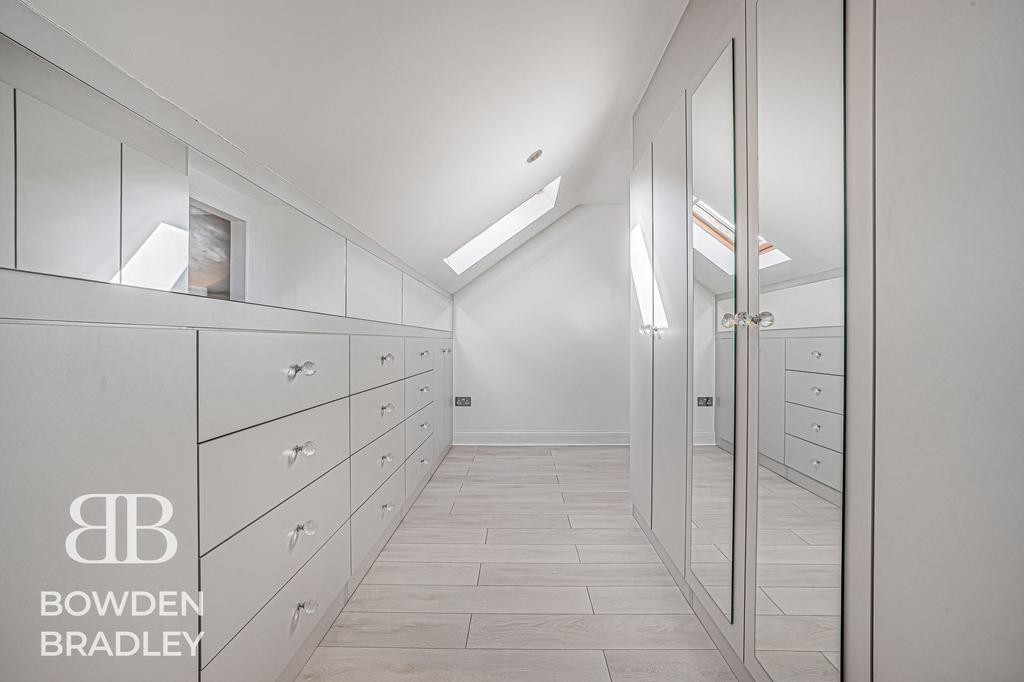 Walk -in Wardrobe