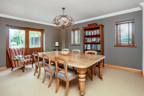 4 bedroom detached house for sale, Armscote Road, Tredington