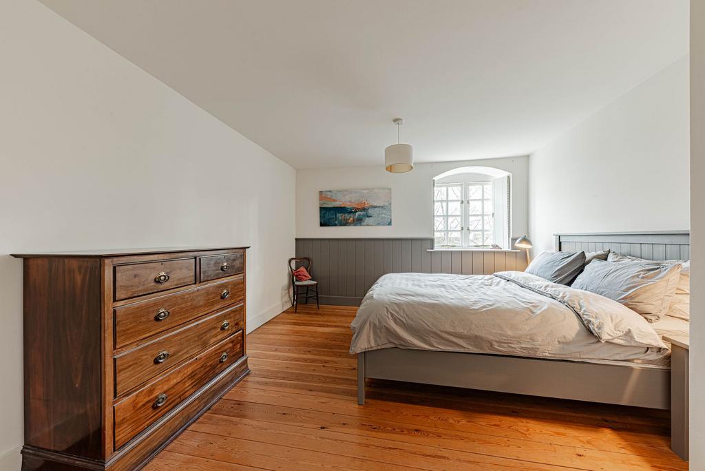 Bedroom Three (2)