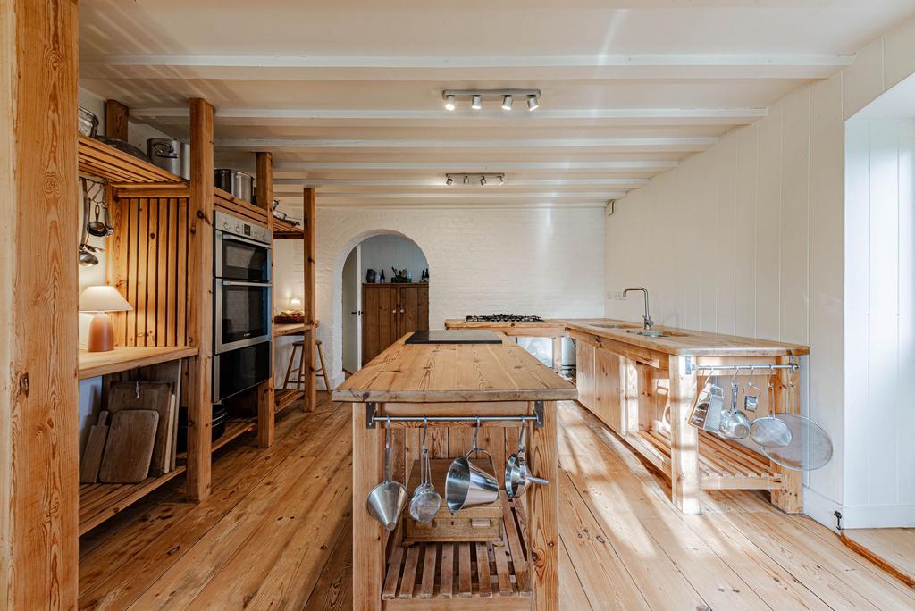 Kitchen (2)