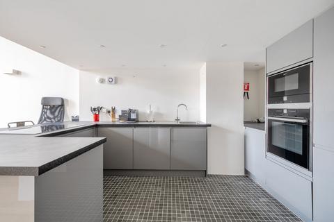 2 bedroom apartment for sale, Lexington Building, Bow Quarter, E3