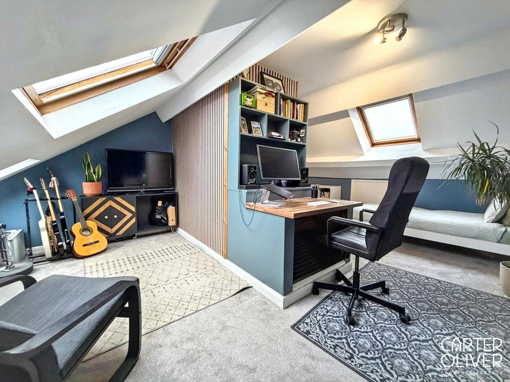 Bedroom 2 / Home Office