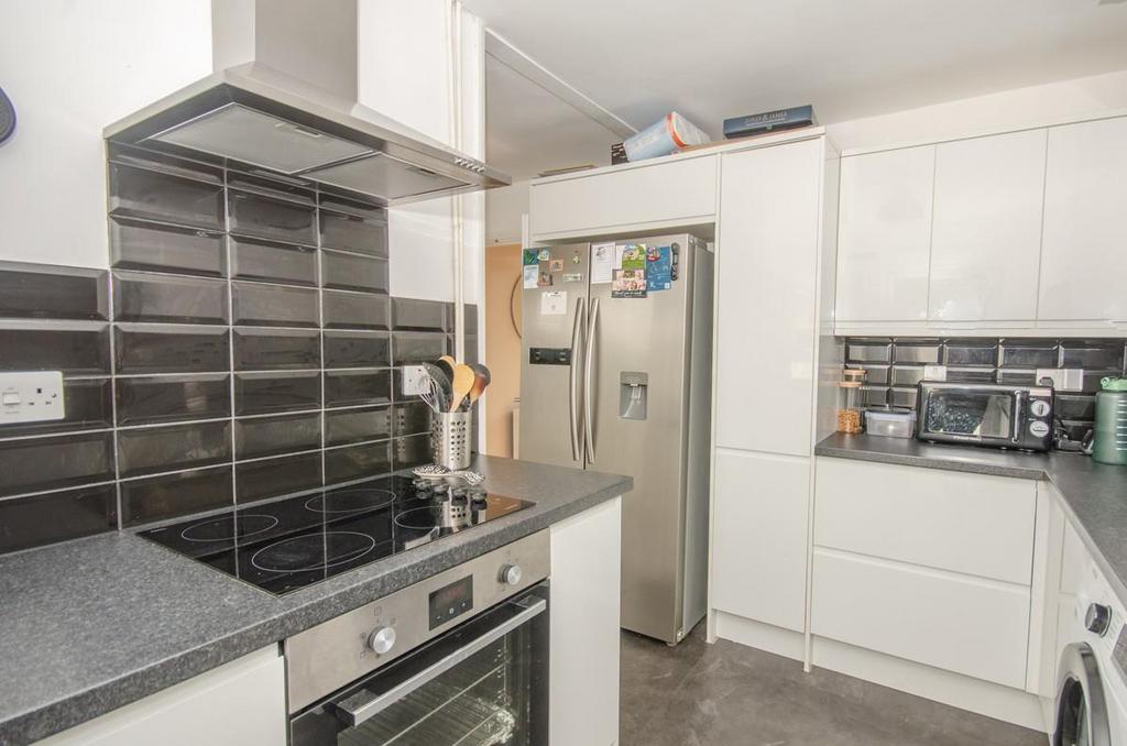 Kitchen pic 3.jpg