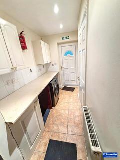 undefined, Luton LU3