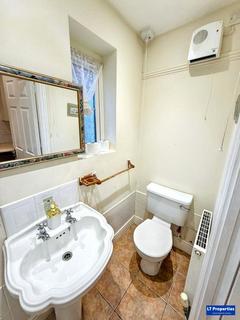 undefined, Luton LU3