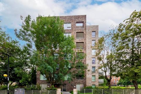 undefined, Avenue Road, London W3