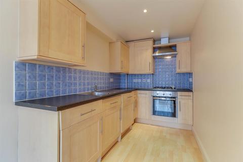 2 bedroom flat for sale, St Georges Road GL50 3EJ