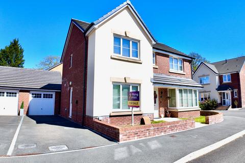 4 bedroom detached house for sale, Beech Avenue, Aberbargoed, CF81