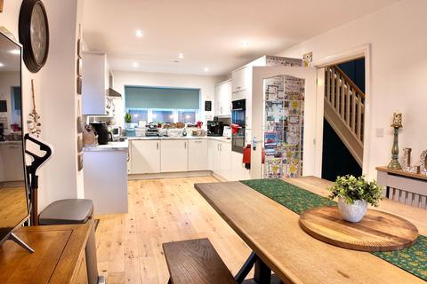 4 bedroom detached house for sale, Beech Avenue, Aberbargoed, CF81