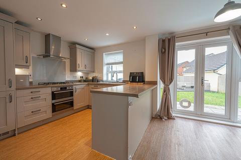 4 bedroom detached house for sale, Stradling Road, Rogerstone, NP10