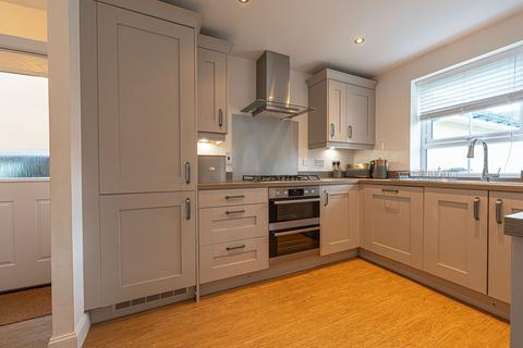 4 bedroom detached house for sale, Stradling Road, Rogerstone, NP10