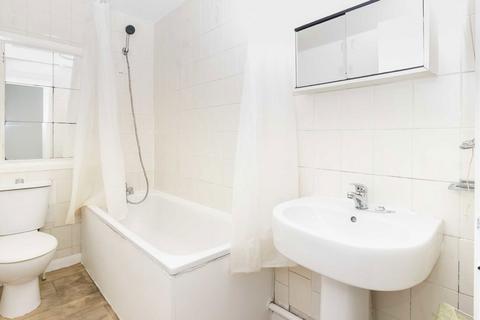1 bedroom flat to rent, Redbourne Avenue, London N3