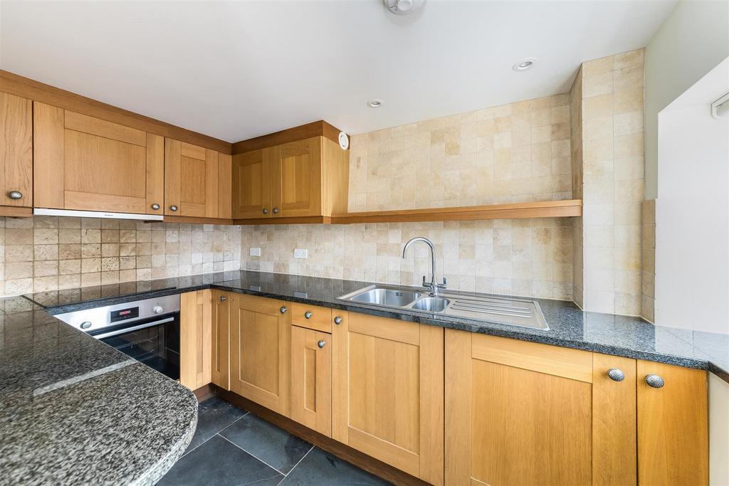 Kitchen c.jpg