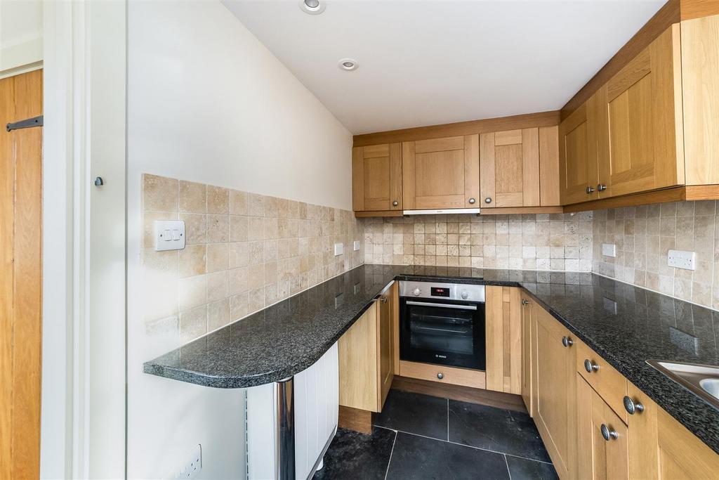 Kitchen a.jpg