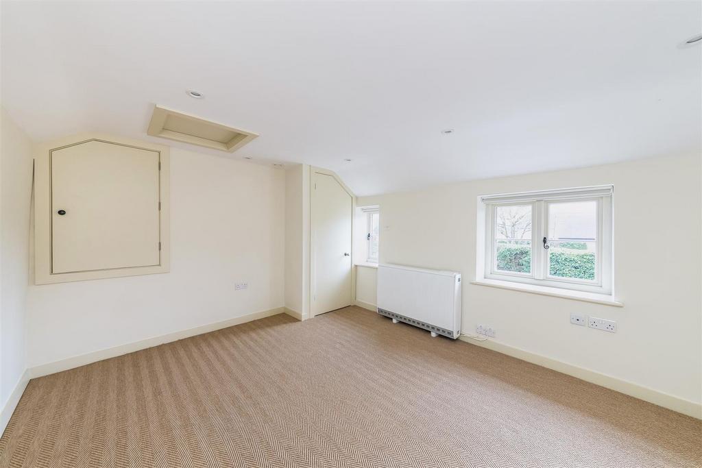 Bedroom a.jpg