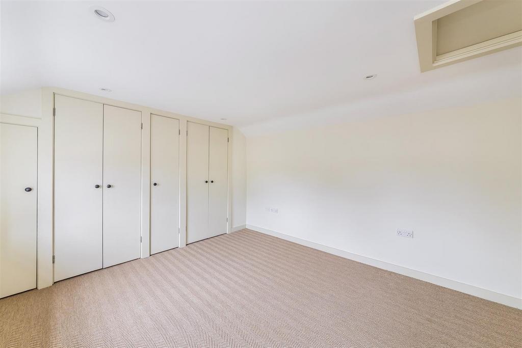 Bedroom b.jpg