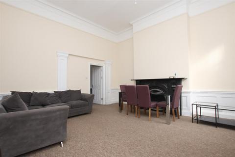 3 bedroom flat to rent, 8 Brunswick Square, Bristol BS2