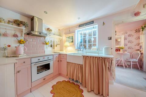 2 bedroom cottage for sale, Oxford Road,  Oakley,  Buckinghamshire,  HP18