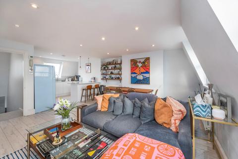 2 bedroom flat for sale, Englands Lane, London, NW3