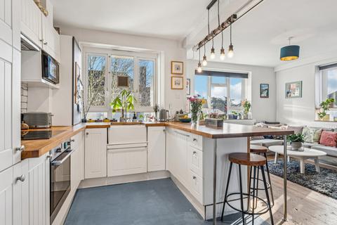 2 bedroom flat for sale, Tulse Hill, London, SW2
