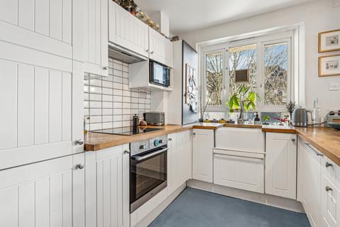 2 bedroom flat for sale, Tulse Hill, London, SW2