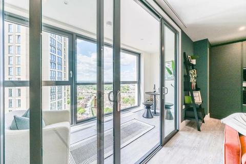 undefined, London CR0