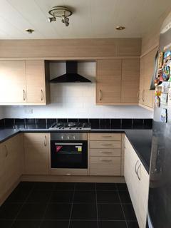 3 bedroom terraced house to rent, Bastable Avenue, Barking IG11