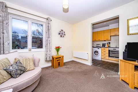 3 bedroom flat to rent, Fourdrinier Way, Hemel Hempstead, Hertfordshire, HP3