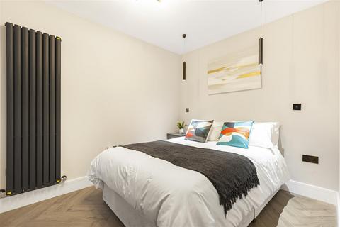 1 bedroom flat for sale, Upper Richmond Road West, East Sheen, SW14