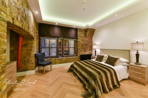 The Highway, LONDON, E1W