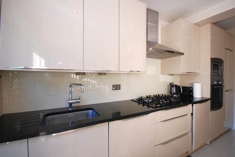3 bedroom terraced house to rent, Lucas Avenue, Harrow HA2