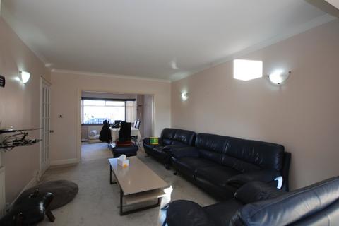 3 bedroom terraced house to rent, Lucas Avenue, Harrow HA2