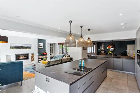 6 bedroom detached house for sale, London Road, Berkhamsted, HP4