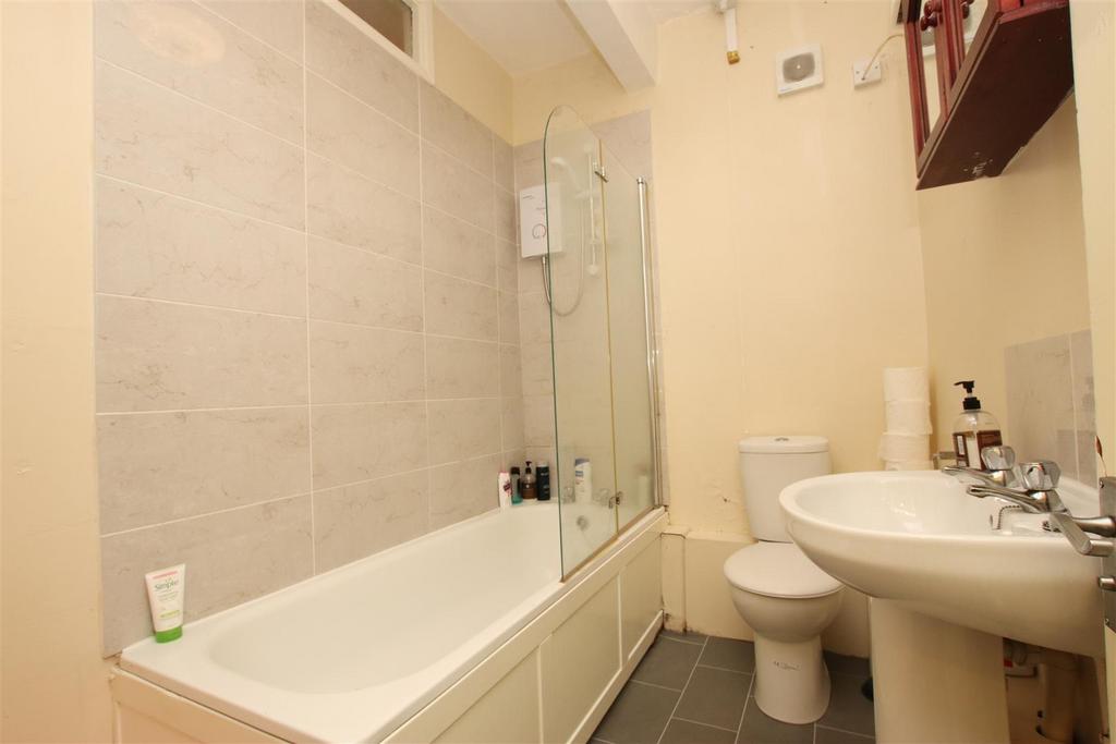 Bathroom.JPG