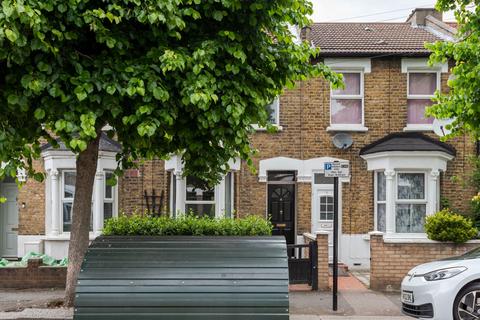 2 bedroom terraced house to rent, Thorpe Road, London E7